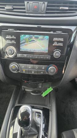 2017 Nissan
                X-TRAIL ST