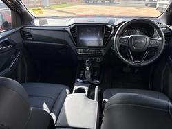 2024 Isuzu D-MAX BLADE