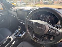 2024 Isuzu D-MAX BLADE