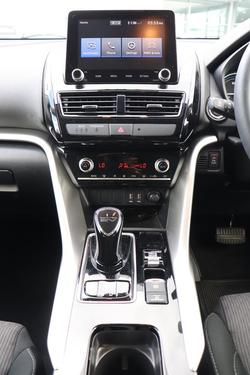 2024 Mitsubishi Eclipse Cross PHEV ES