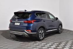2019 Hyundai
                Santa Fe Highlander