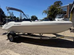 2025 Sea Storm 17 Advantage