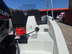 2025 Sea Storm 17 Advantage