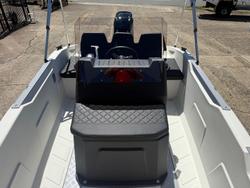 2025 Sea Storm 17 Advantage