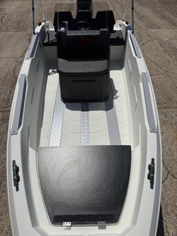 2025 Sea Storm 17 Advantage