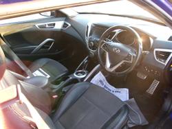 2014 Hyundai
                Veloster 