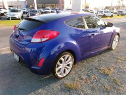 2014 Hyundai
                Veloster 