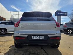 2020 Volvo
XC40 T5 R-Design