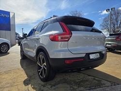 2020 Volvo
XC40 T5 R-Design