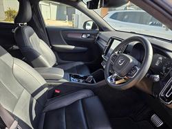 2020 Volvo
XC40 T5 R-Design