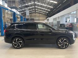 2024 Mitsubishi
                Outlander Exceed