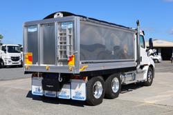 2024 Freightliner Cascadia 116 Tipper White