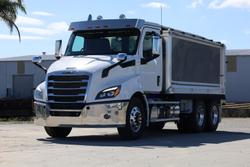 2024 Freightliner Cascadia 116 Tipper White