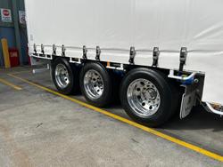 2004 Maxitrans St3 22 Pallet Double Drop Deck Full Mezz (Refrigerated)