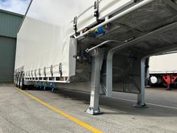 2004 Maxitrans St3 22 Pallet Double Drop Deck Full Mezz (Refrigerated)