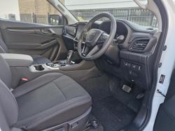 2025 Isuzu
                MU-X LS-U