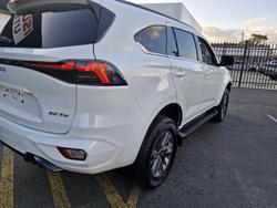2025 Isuzu
                MU-X LS-U