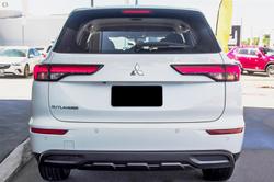2024 Mitsubishi Outlander ES ZM MY24 AWD White