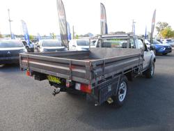 2009 Nissan
                Navara DX