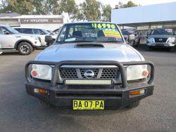 2009 Nissan
                Navara DX
