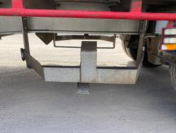 2008 Krueger 12P Drop Deck A Mezzanine Curtain Sider White