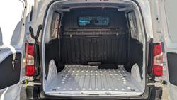 2024 Peugeot
Partner Pro