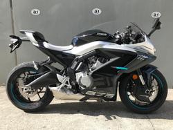 2025 CFMOTO
675SR-R