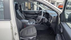 2024 Ford
Everest Ambiente