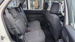 2024 Ford
Everest Ambiente