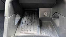 2024 Ford
Everest Ambiente