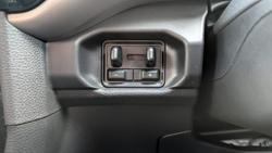 2024 Ford
Everest Ambiente