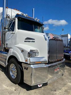 2017 Western Star 5800 Series White