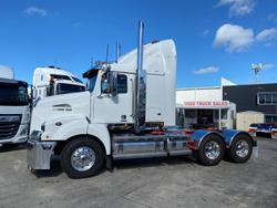 2017 Western Star 5800 Series White