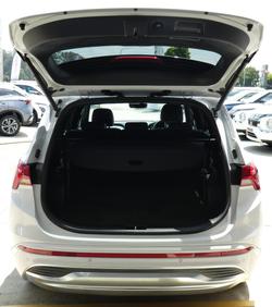 2021 Hyundai
                Santa Fe Highlander