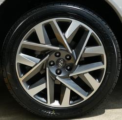 2021 Hyundai
                Santa Fe Highlander