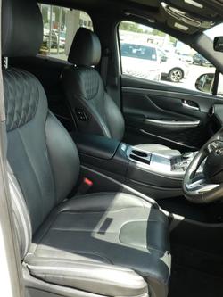 2021 Hyundai
                Santa Fe Highlander