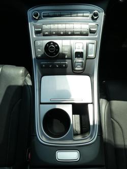 2021 Hyundai
                Santa Fe Highlander