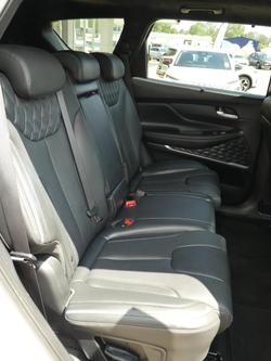 2021 Hyundai
                Santa Fe Highlander