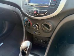 2014 Hyundai
Accent Elite