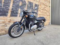 2025 TRIUMPH BONNEVILLE T120 ROAD JET BLACK