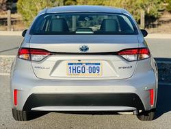 2021 Toyota
Corolla Ascent Sport Hybrid