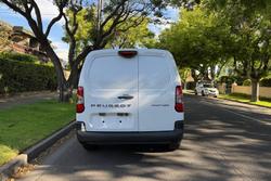 2025 Peugeot
Partner Pro