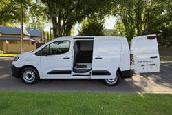2025 Peugeot
Partner Pro