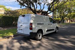 2025 Peugeot Partner Pro