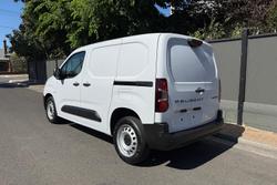 2025 Peugeot
Partner Pro