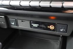 2025 Isuzu
MU-X LS-T