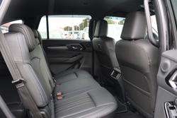 2025 Isuzu
MU-X LS-T