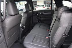 2025 Isuzu
MU-X LS-T