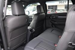 2025 Isuzu
MU-X LS-T