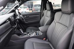 2025 Isuzu
MU-X LS-T